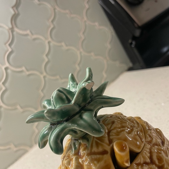 Bordello Pinheiro Pineapple jam jar small chip on the underside of the leaf - Picture 2 of 9